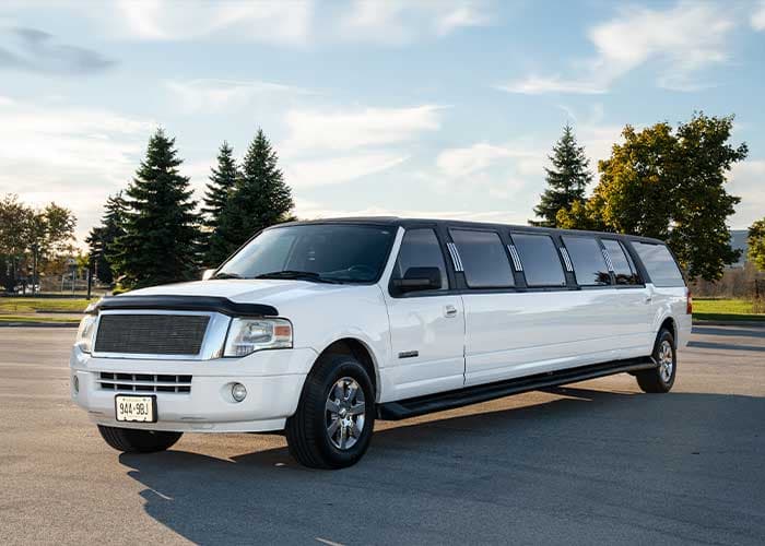 14 Passenger Expedition luxury car rental in Georgetown, ON