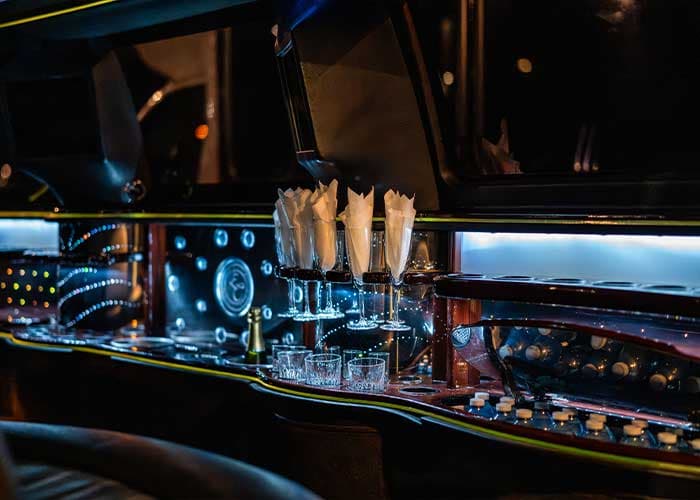 14 Passenger Lincoln Navigator Limo gallery image 4 for limousine service in Georgetown, ON