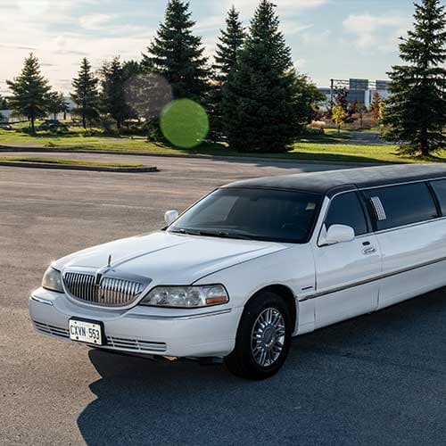 Ford Expedition limo in Georgetown, ON