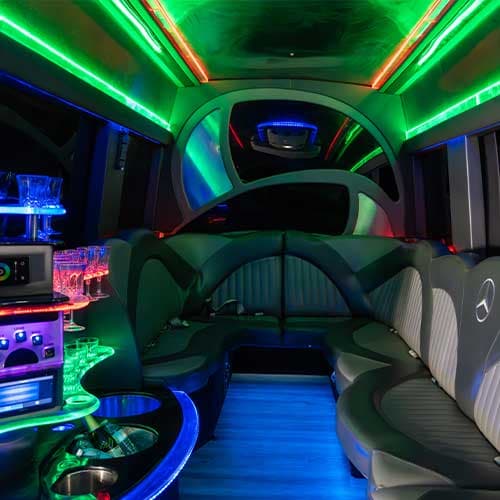 Lincoln limo town car in Georgetown, ON
