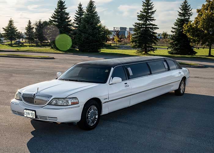 Lincoln Stretched Towncar for car transport service in Georgetown, ON