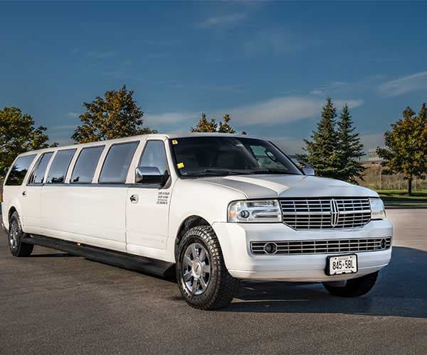Limousine service in Georgetown, ON luxury transportation vehicle