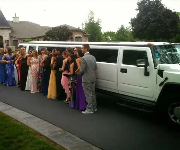 Homecoming limousine service in Georgetown, ON