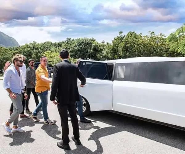 Sporting event limousine in Georgetown, ON